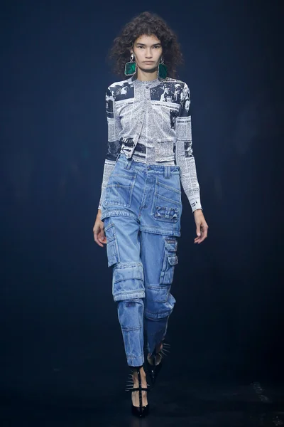 Look 19